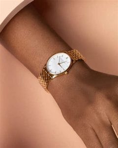 Geneva-women's-yellow-gold-classic-watch-with-blue-dial