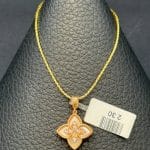 مدال ون کلیف سنگدار سفید