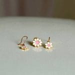 آویز و گوشواره طلای بچه گانه طرح گل رز سفید