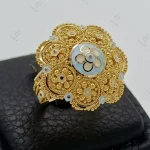 انگشتر کار جور ۲۱ عیار دوبی ، طرح گل ، میناخور آبی آسمانی