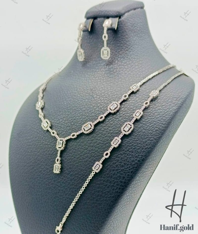سرویس سفید نگین اتمی ، طرح جواهر ،باگت خور ( ترمه )