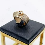 انگشتر طلای زنانه ، نگین اتمی ، آویز دار ( اکسترا نگین دار )