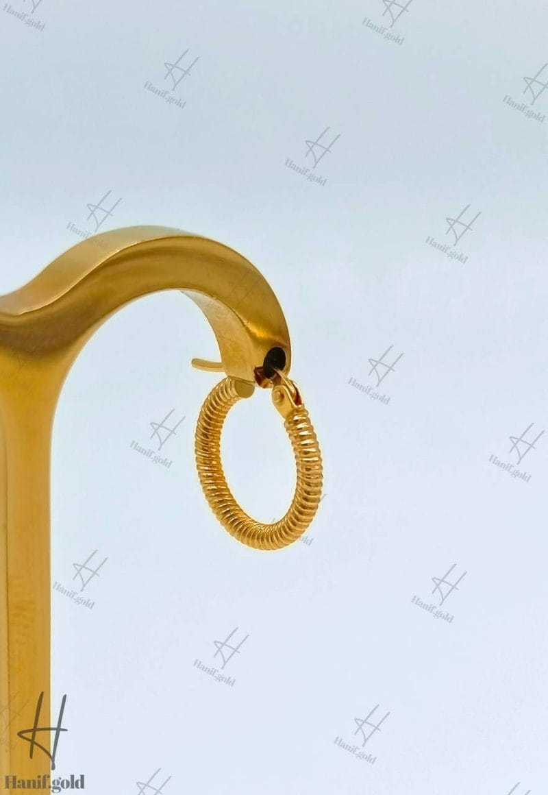 گوشواره حلقه‌ای رج رج با طرح صدفی