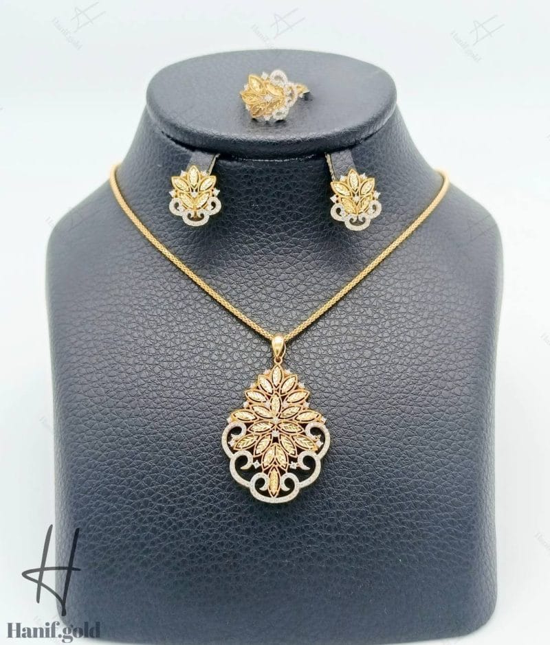 نیم ست طلای نگین دار Re Gold