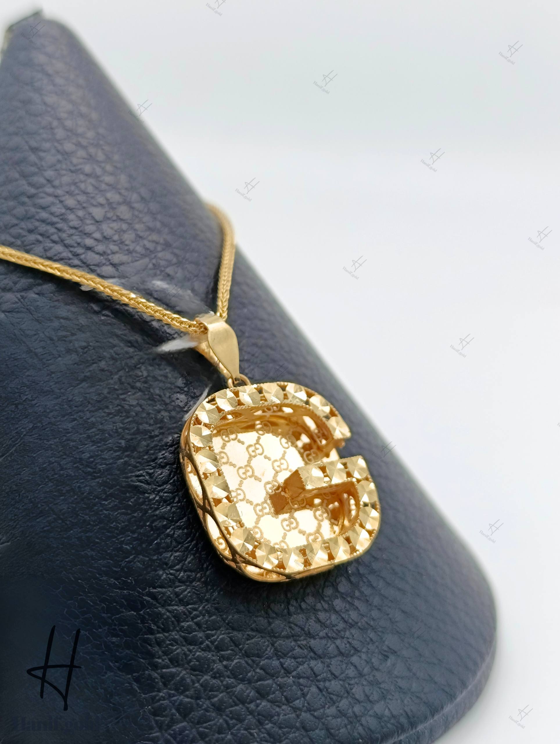 photo_۲۰۲۵-۰۹-۰۲_۱۲-۳۷-۴۴ مدال طلای زرد آیینهای و براق ،گوچی تراش - Image 1