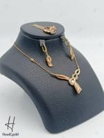 نیم ست طلای رزگلد جناقی طرح کادنزا زنجیر دار - Image 3
