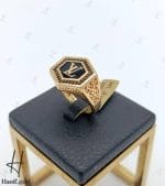 انگشتر طلای مردانه LV با نگین اونیکس - Image 2