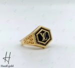 انگشتر طلای مردانه LV با نگین اونیکس - Image 3