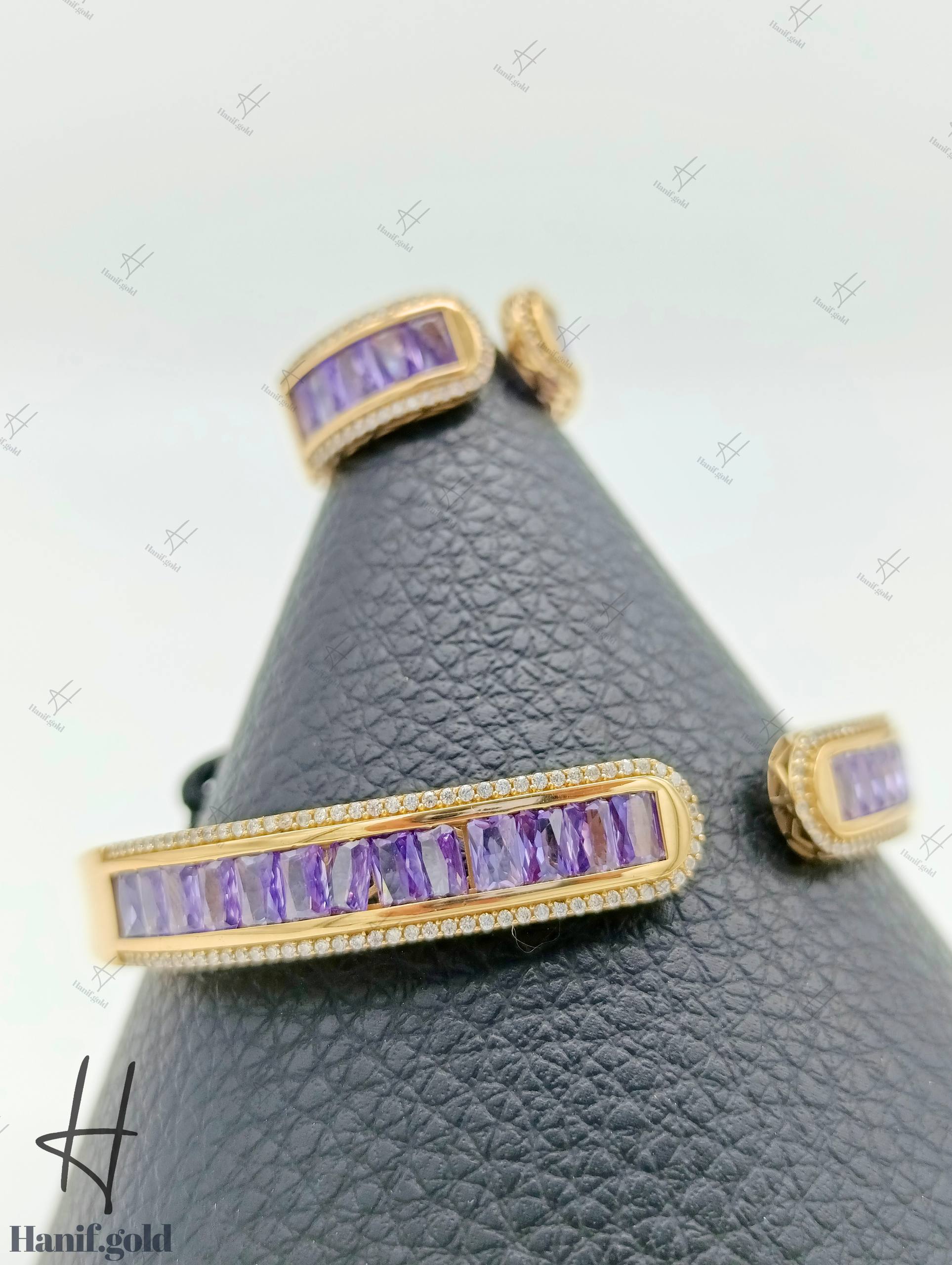 photo_۲۰۲۵-۰۹-۲۰_۱۰-۳۷-۳۵ دستبند انگشتر طلای نگین بنفش مکعب (زریاس) - Image 1