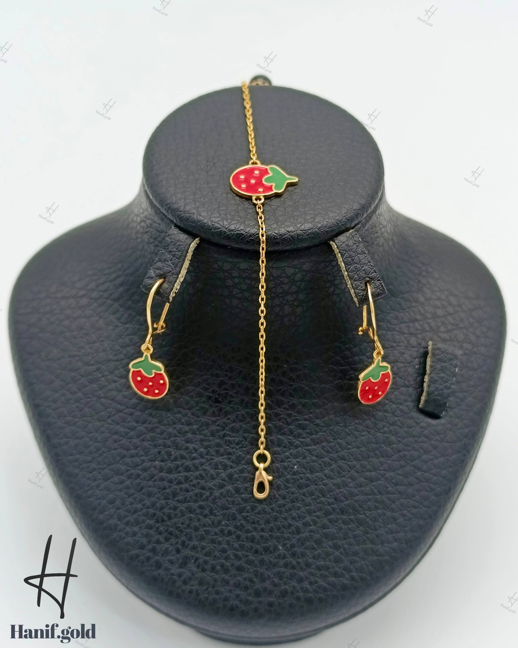 photo_2025-10-11_19-04-41 دستبند و گوشواره طلای بچهگانه با طرح توتفرنگی (مجموعه دلارام) - Image 1