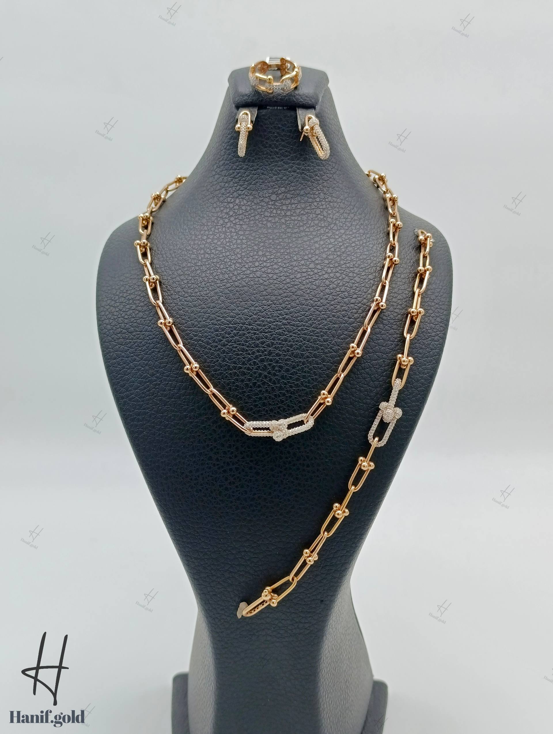 photo_2025-10-20_18-31-54 سرویس طلای رزگلد تیفانی نگین دار (نیلی گلد) - Image 1