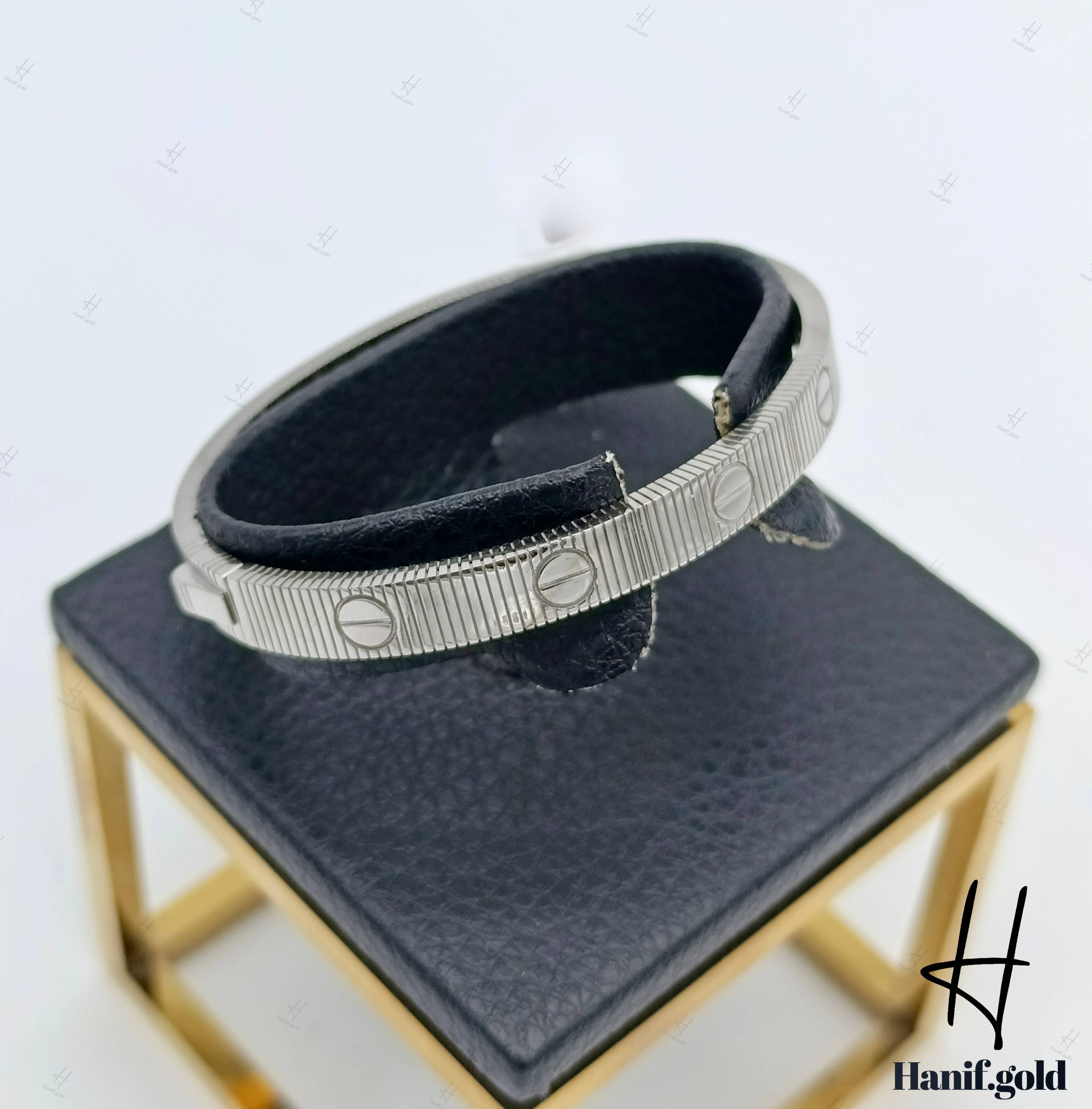 photo_2025-12-08_11-52-45 دستبند النگویی طلای سفید کارتیه لاو نیو - Image 1