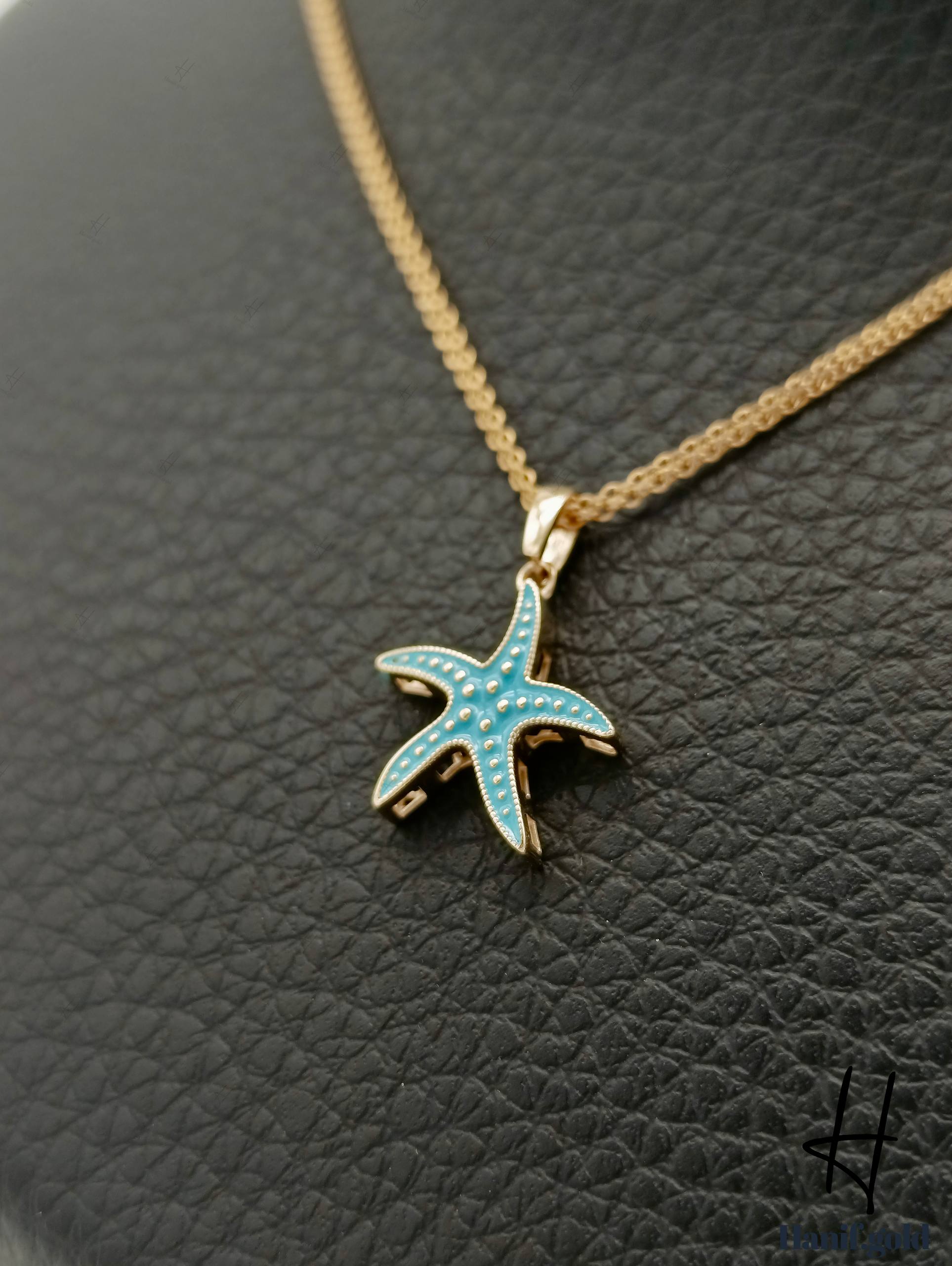 photo_2025-12-08_12-03-42 مدال طلای ظریف ستاره دریایی (مدال آرسا) - Image 1