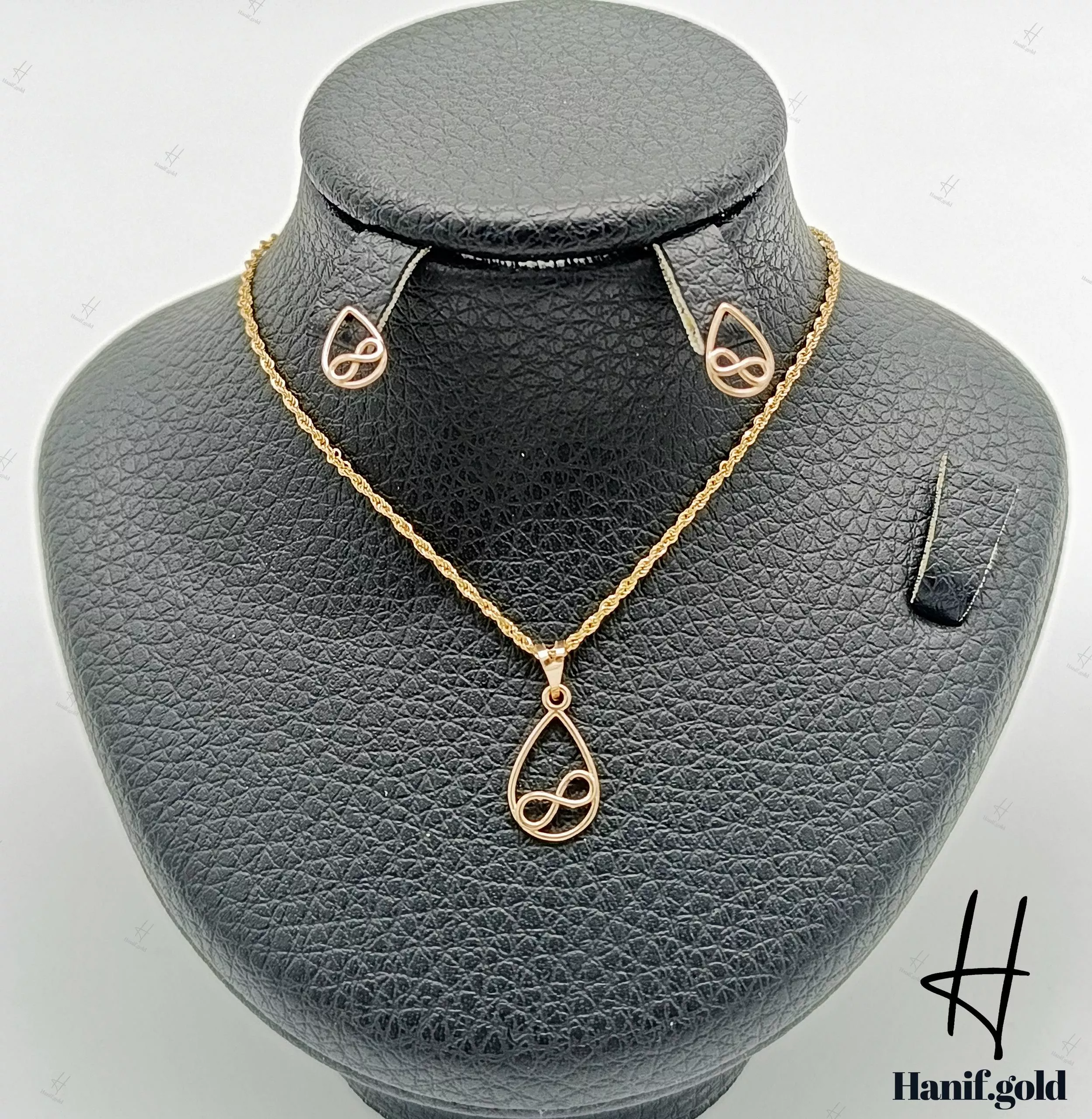 photo_2025-12-08_17-40-19 نیم ست طلای مینیمال طرح بینهایت ( نیم ست کرابو) - Image 1