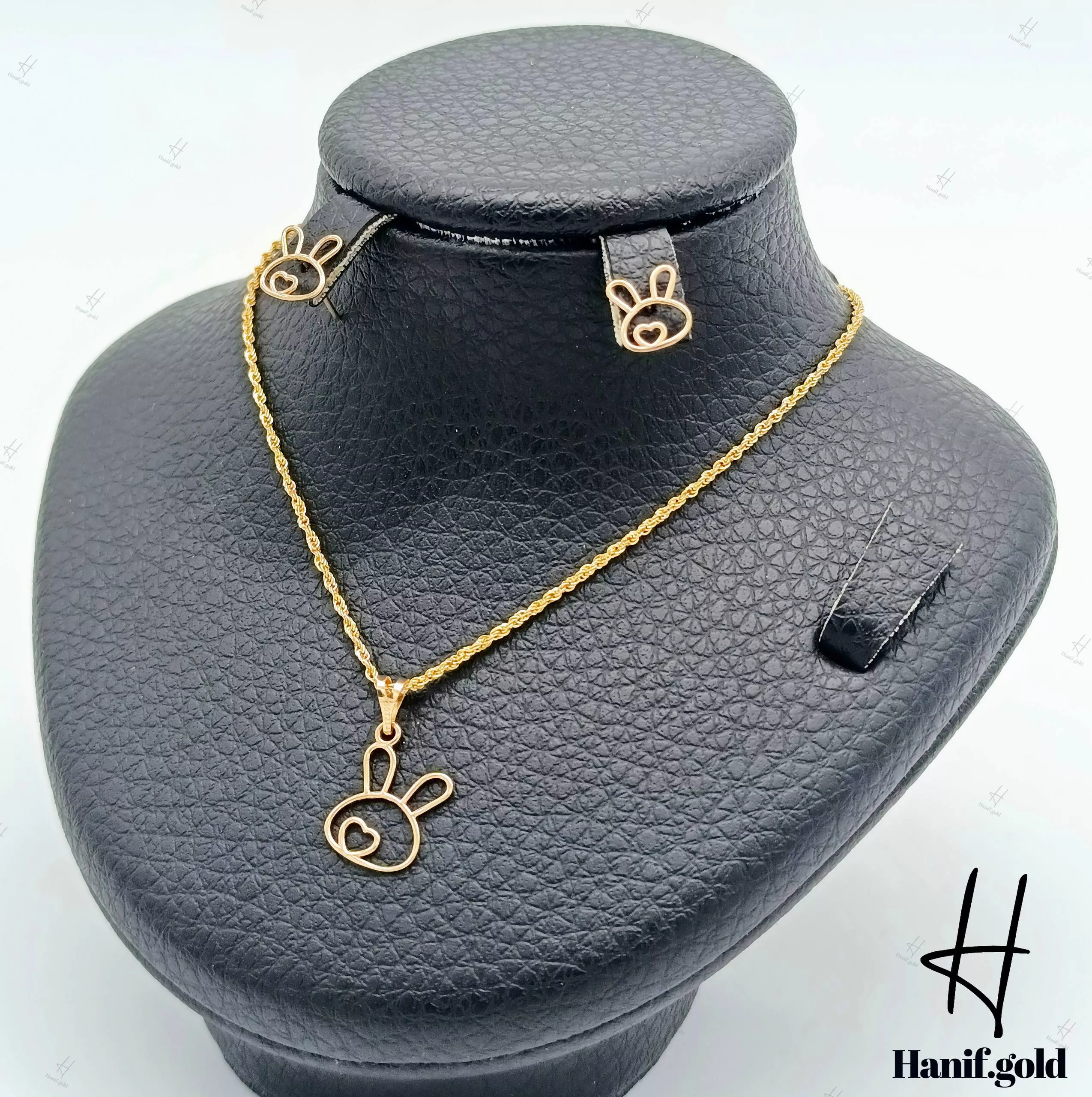 photo_2025-12-08_18-36-55 نیم ست طلای مینیمال طرح خرس (نیم ست کرابو) - Image 1