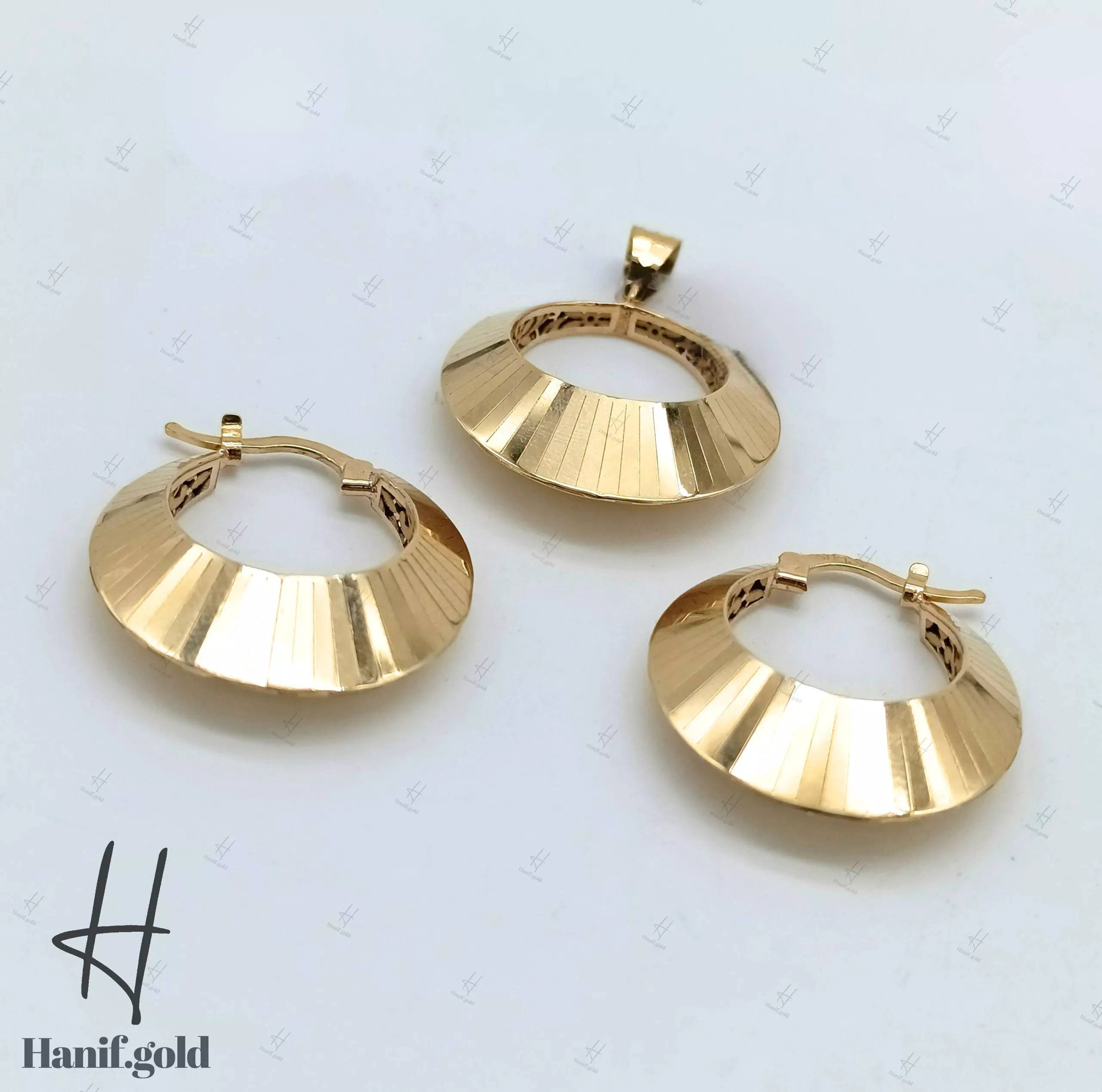 photo_2025-12-27_11-41-13 نیم ست طلای طرح دایره زرد آیینهای(کالکشن سیمرغ) - Image 1