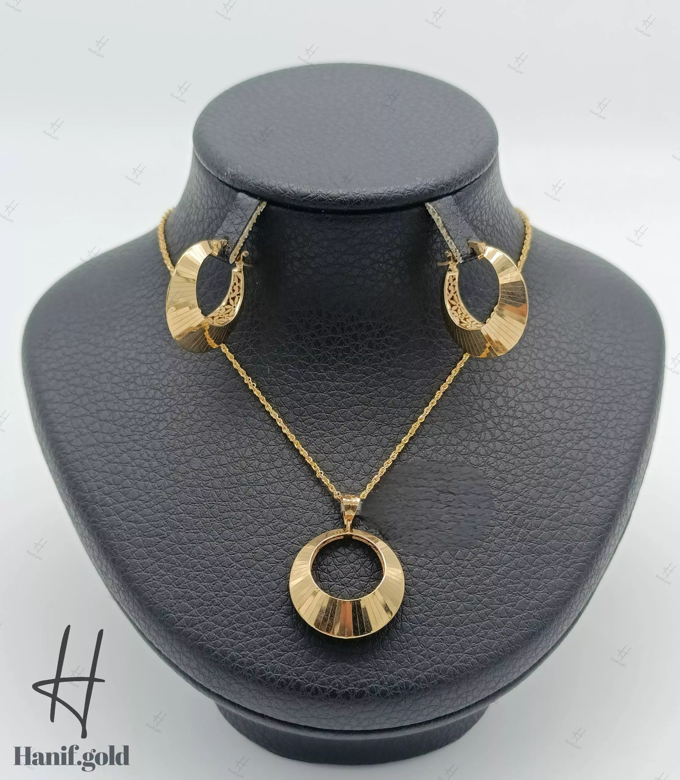 photo_2025-12-27_19-26-35 نیم ست طلای طرح دایره زرد آیینهای(کالکشن سیمرغ) - Image 1