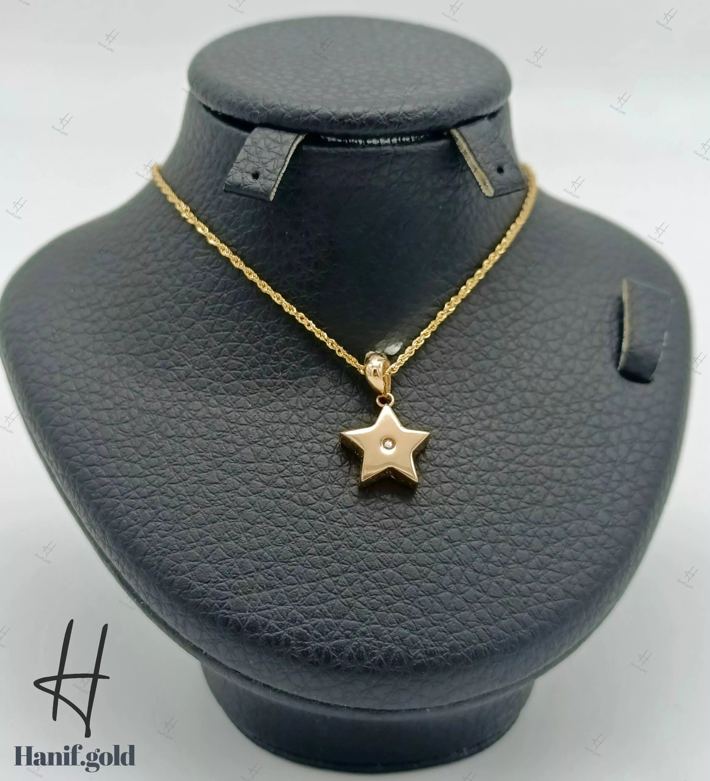 photo_2025-12-27_19-45-19 مدال طلای زرد آیینهای قلب لیزری طرح ستاره - Image 1